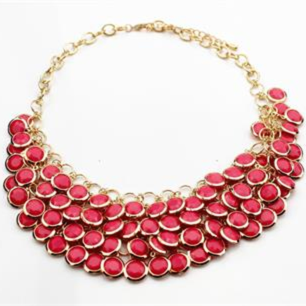 SALE ** BRAND NEW ** BEAUTIFUL LAYERED STATEMENT NECKLACE